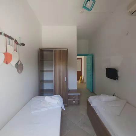 Mint Hotel *